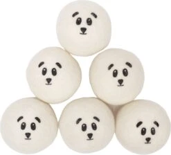 Miki's Goods® XL Wollen Drogerballen 6 Stuks - Panda Wasballen - Duurzaam - Wasbol - 100% Nieuw-Zeelandse Schapenwol - Wasbollen - Herbruikbaar- Droogballen - Snellere Droogtijd - Zuigt Dierenharen Op -Schoonmaakartikelen Winkel 1200x1090