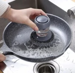 Afwasborstel Met Zeepdispenser – Met 3 Verschillende Opzet Stukken – Inclusief Houder – Grijs – Afwas Borstel Zeepreservoir – Zeep Handborstel – Doseerpomp – Afwasmiddel Dispenser – Navulbaar -Schoonmaakartikelen Winkel 1200x1168 4