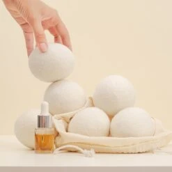 Apeiron Drogerballen - Droogballen - 6 XL Wasbollen - Droger - Duurzaam - Wasmachine - Wasverzachter - Energie Besparen - Zero Waste - Schapenvacht - Wol 16 Apeiron Drogerballen - Droogballen - 6 XL Wasbollen - Droger - Duurzaam - Wasmachine - Wasverzachter - Energie Besparen - Zero Waste - Schapenvacht - Wol -Schoonmaakartikelen Winkel 1200x1200 500