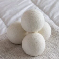 Apeiron Drogerballen - Droogballen - 6 XL Wasbollen - Droger - Duurzaam - Wasmachine - Wasverzachter - Energie Besparen - Zero Waste - Schapenvacht - Wol 17 Apeiron Drogerballen - Droogballen - 6 XL Wasbollen - Droger - Duurzaam - Wasmachine - Wasverzachter - Energie Besparen - Zero Waste - Schapenvacht - Wol -Schoonmaakartikelen Winkel 1200x1200 501