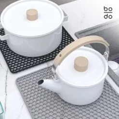 BODO Gootsteenmat Siliconen Donker Grijs - 34.5 X 34.5 Cm - Keuken Accessoires - Gootsteen Beschermer - Onderzetters Siliconen - Anti Kras 18 BODO Gootsteenmat Siliconen Donker Grijs - 34.5 X 34.5 Cm - Keuken Accessoires - Gootsteen Beschermer - Onderzetters Siliconen - Anti Kras -Schoonmaakartikelen Winkel 1200x1200 830