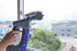 Swiss Pro+ Ruitenreiniger 3 In 1 WV 2 Blue Edition Window Vac - Ca. 120 M² - Waterzuiger - Incl. Smalle Zuigmond - Oplaadbaar - Raamwisser - Streeploos - Clicksystem - 2 Microvezeldoekjes - Met Sprayfunctie - Low Noise - Hepafilter -Schoonmaakartikelen Winkel 1200x799 13