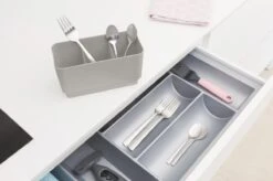 Brabantia SinkSide Afdruiprek Compact - Mid Grey -Schoonmaakartikelen Winkel 1200x799 9