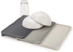 Joseph Joseph - Tier - Afdruipmat - Uitschuifbaar - Grijs 21 Joseph Joseph - Tier - Afdruipmat - Uitschuifbaar - Grijs -Schoonmaakartikelen Winkel 1200x862 1