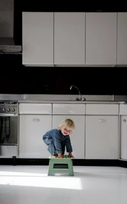 PUHLMANN - Inklapbare Kruk, JAMES, Plastic, Groen, 22 Cm Hoog, Max 100kilo -Schoonmaakartikelen Winkel 744x1200