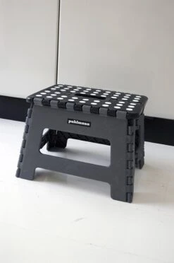 PUHLMANN - Inklapbare Kruk, JAMES, Plastic, Grijs, 22 Cm Hoog, Max 100 Kilo -Schoonmaakartikelen Winkel 797x1200 2