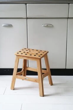 PUHLMANN - Inklapbare Kruk, JAMES, Hout, 41 Cm Hoog, Max 150 Kilo 13 PUHLMANN - Inklapbare Kruk, JAMES, Hout, 41 Cm Hoog, Max 150 Kilo -Schoonmaakartikelen Winkel 800x1200 8